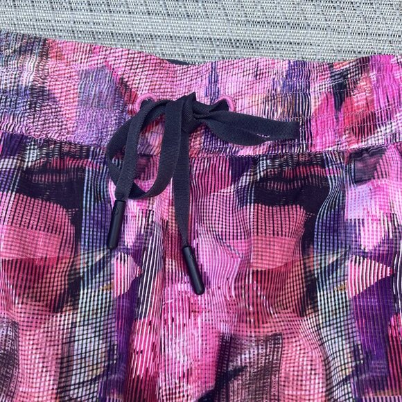 Lululemon Size 8 Women Spring Break Away Shorts Pink Print Sun Dazed 3.5" Inseam - Picture 3 of 7